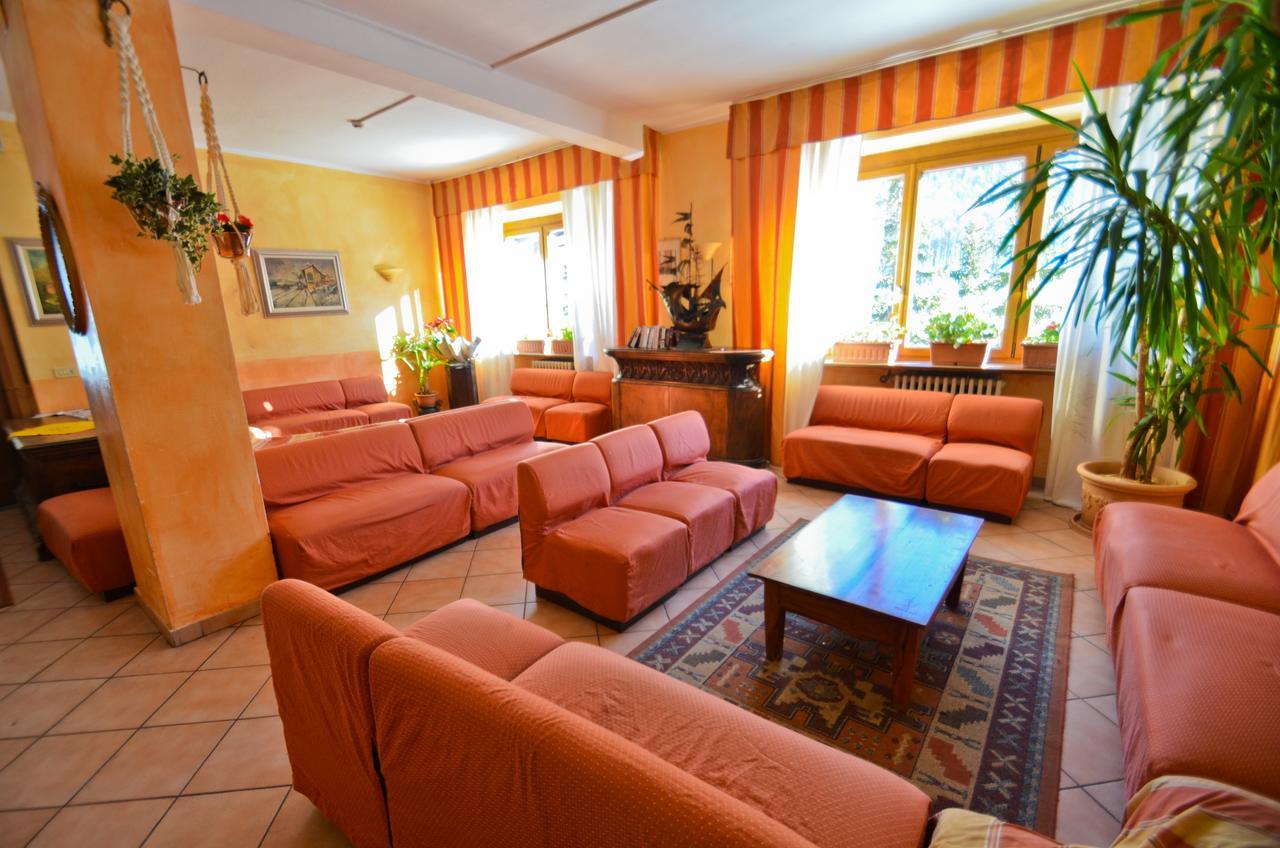 Hotel Miramonti Claviere Buitenkant foto