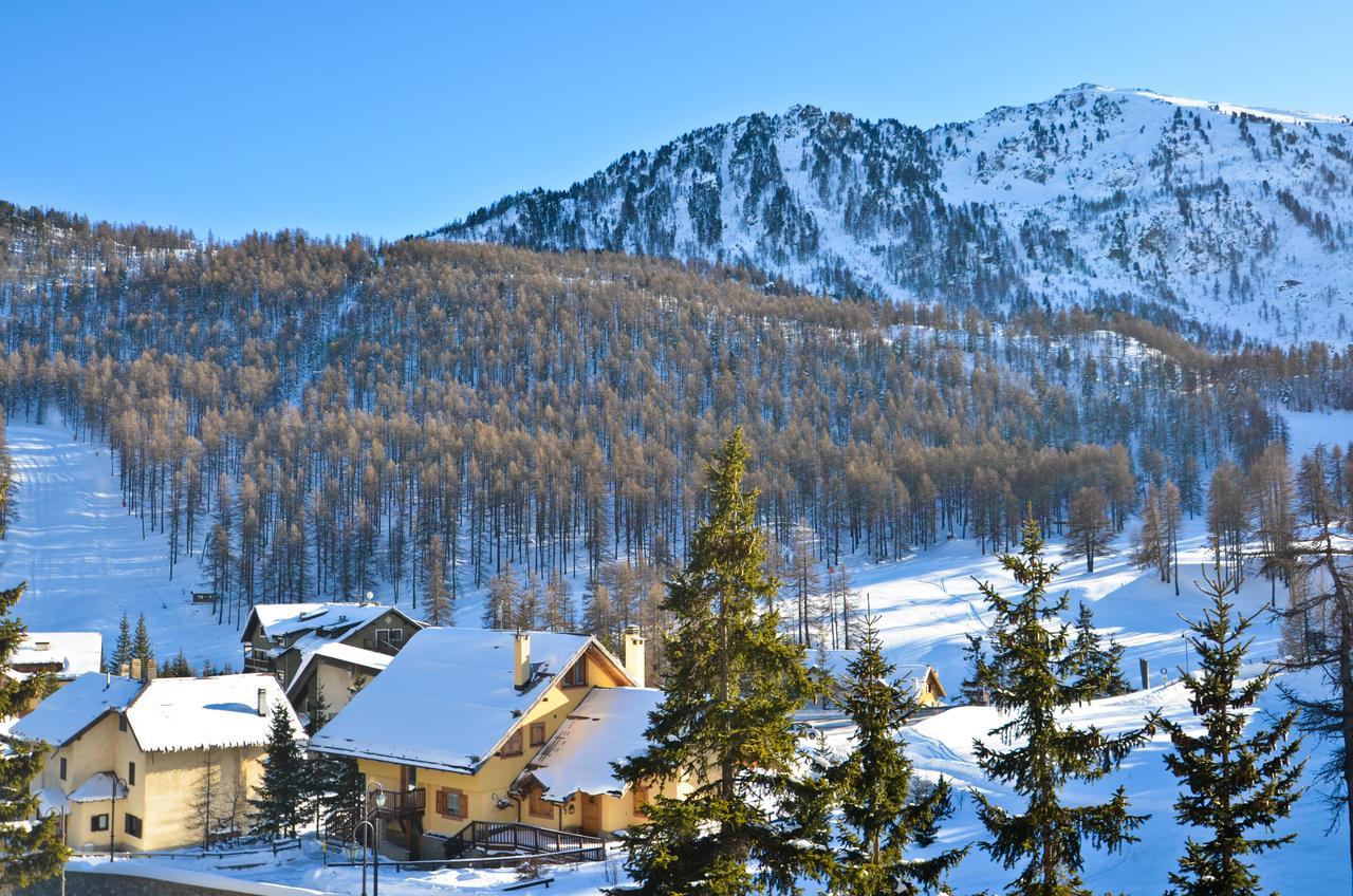 Hotel Miramonti Claviere Buitenkant foto