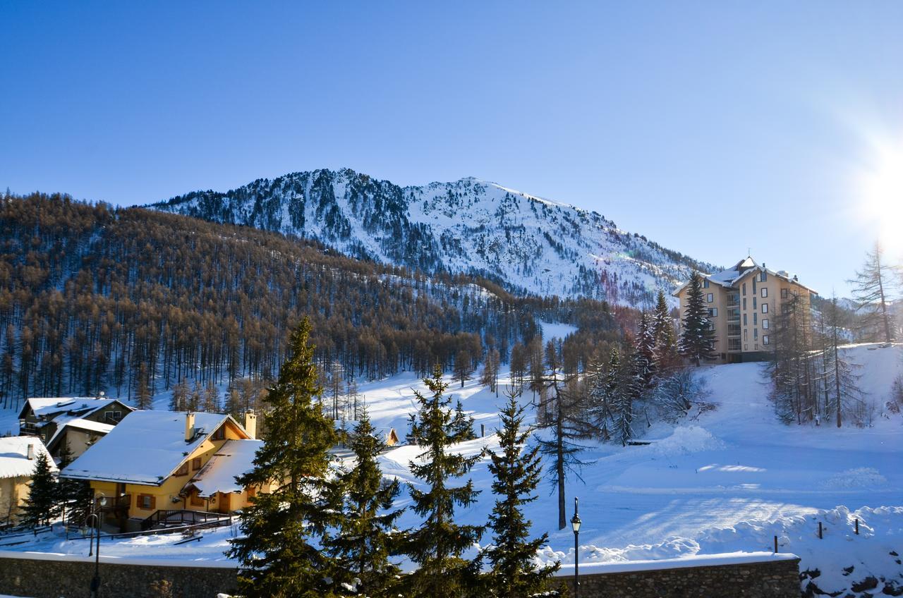 Hotel Miramonti Claviere Buitenkant foto