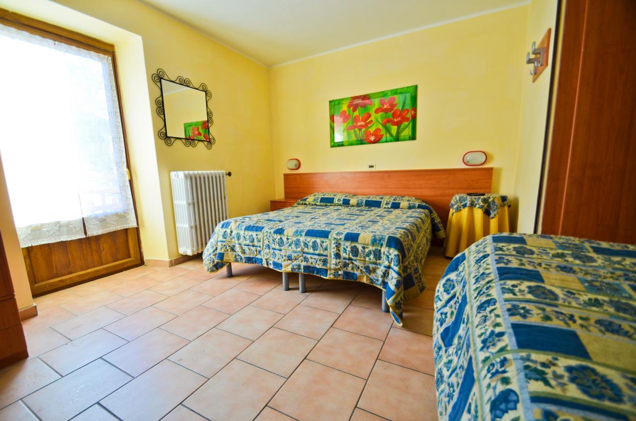 Hotel Miramonti Claviere Buitenkant foto