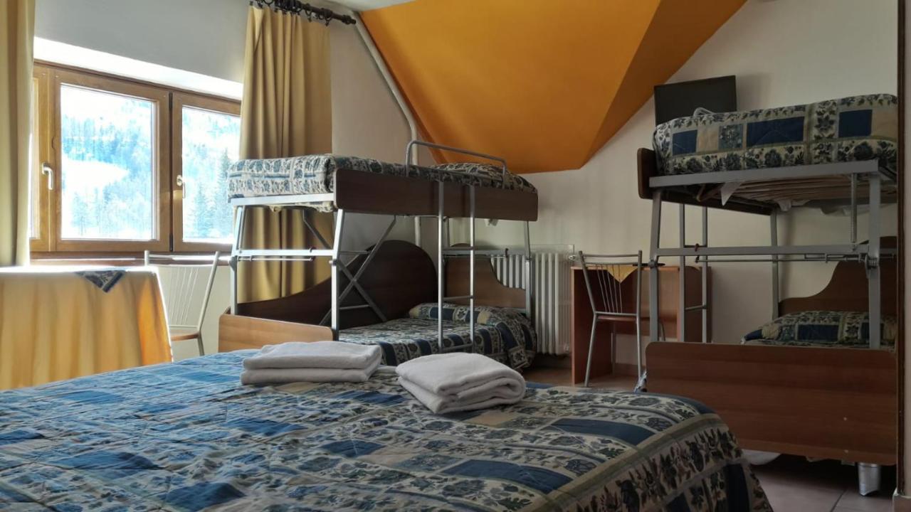 Hotel Miramonti Claviere Buitenkant foto